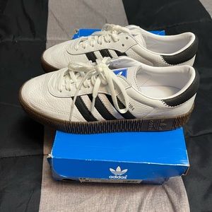 Adidas sambarose